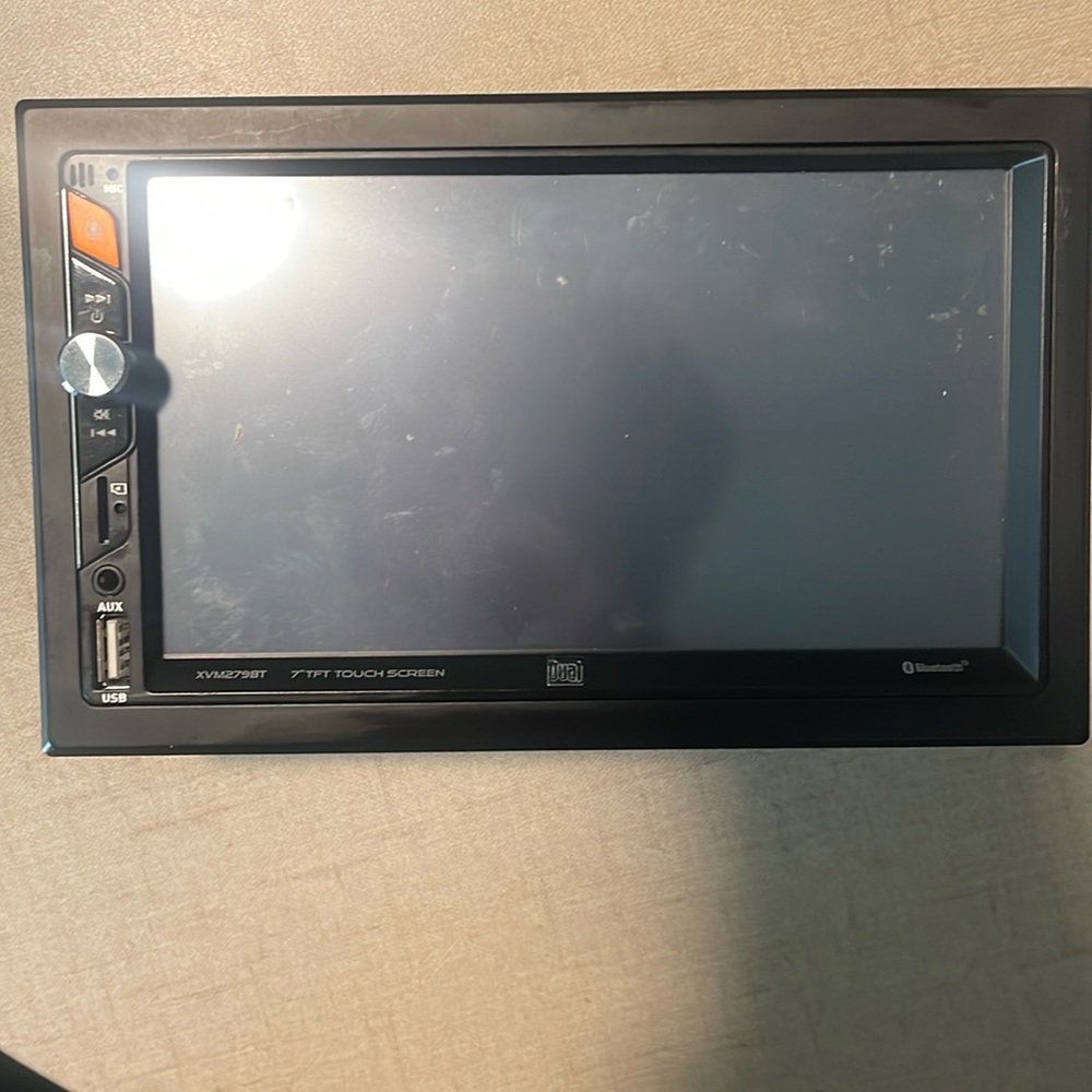 Dual Touchscreen radio